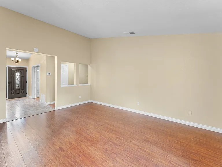 1326 Linsay Pl — Photo 8