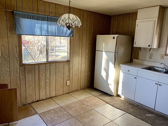 4th image of 2135 S Lois Ln