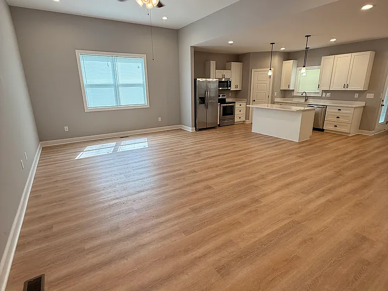 2034 Morgan Ct — Photo 2
