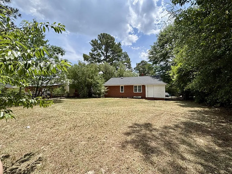 330 Richmond Dr — Photo 19