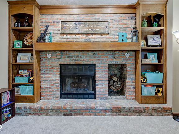4th image of 9825 Scotch Pine Ln