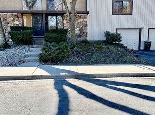 223 Skokie Blvd, Wilmette, IL 60091