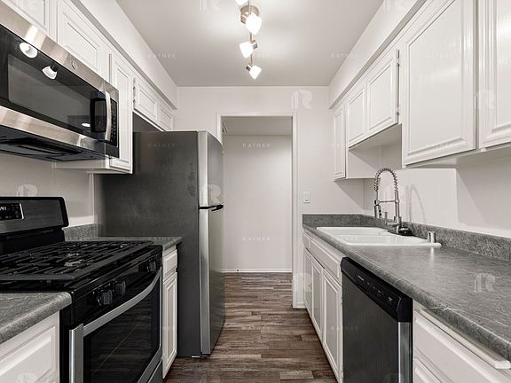 5th image of 5358 Circle Dr #206