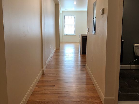 5th image of 34 Maiden Ln APT 18