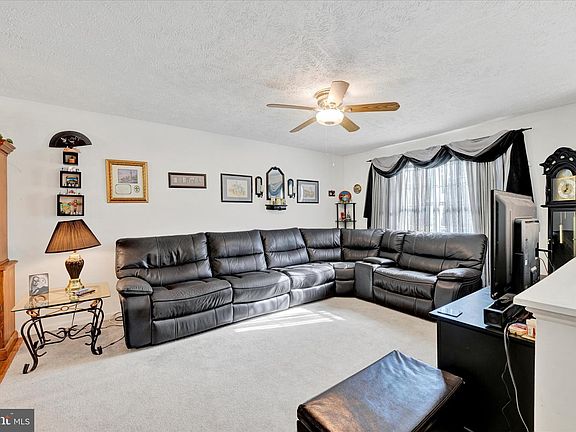 2nd image of 1512 Lochaber Ct