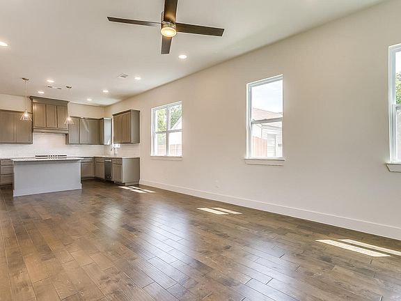 4th image of 2814 Merrimac St