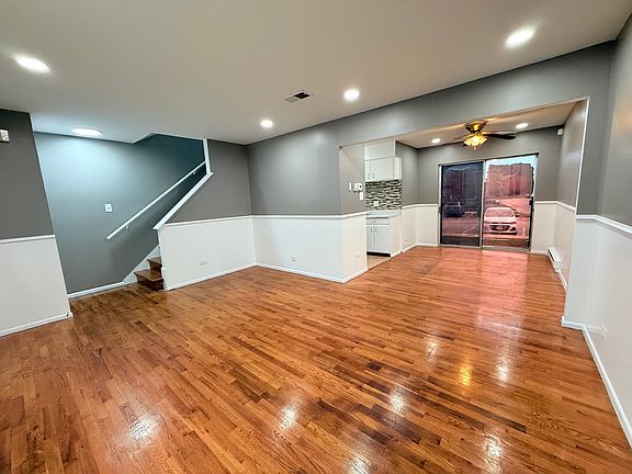 3rd image of 18W123 Kirkland Ln