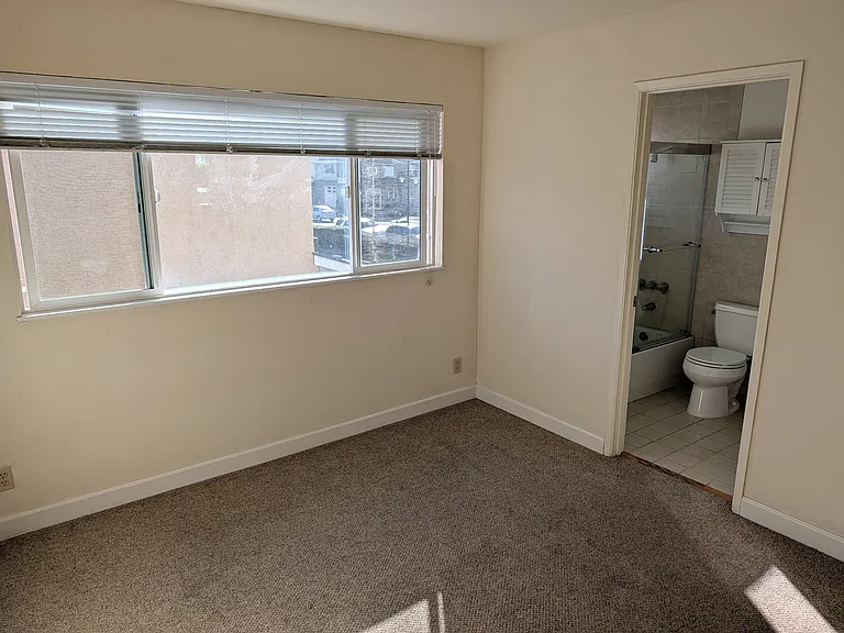 100 Paloma Ave #4 — Photo 7