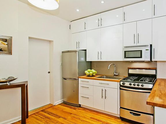4th image of 203 E 89th St APT 4C