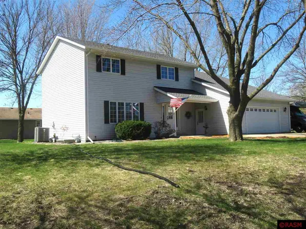 1709 Quail Roost Dr, North Mankato, MN 56003