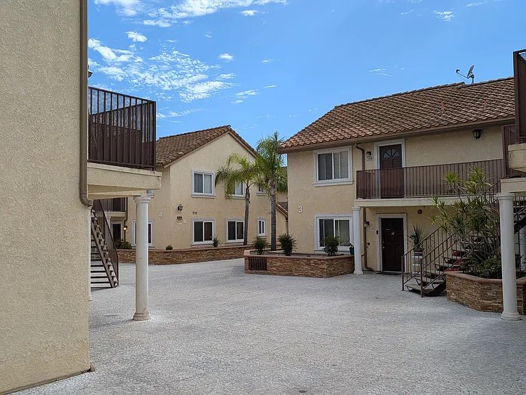 729 S Knott Ave #210 — Photo 10