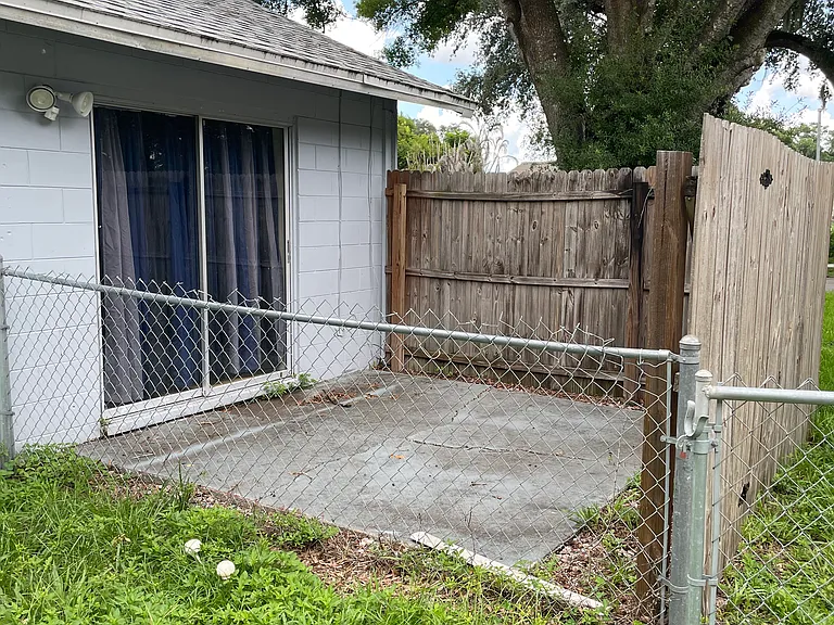 1520 SW Foxridge Run — Photo 2