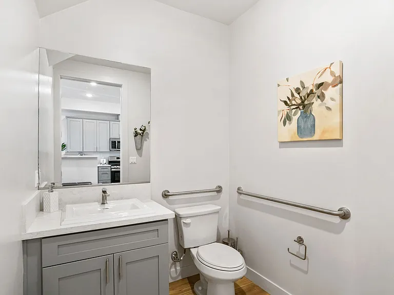10910 Peach Grove St #5 — Photo 7