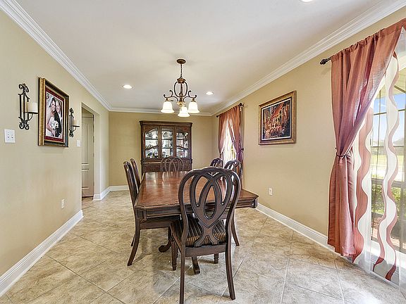 3rd image of 2916 Karen Dr