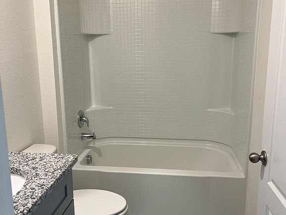 4th image of 1336 Sugarwood St