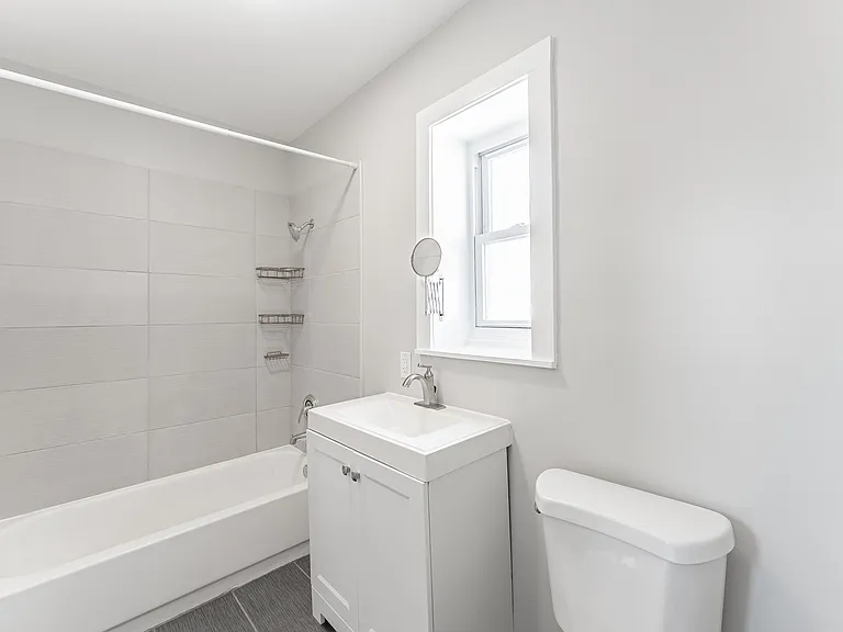1852 S Blue Island Ave #2R — Photo 5