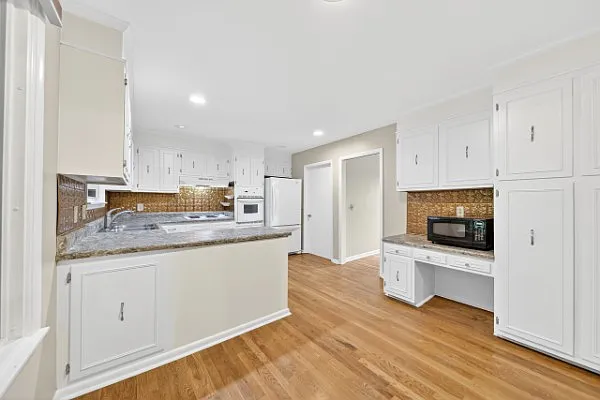 121 Caldwell Dr — Photo 20