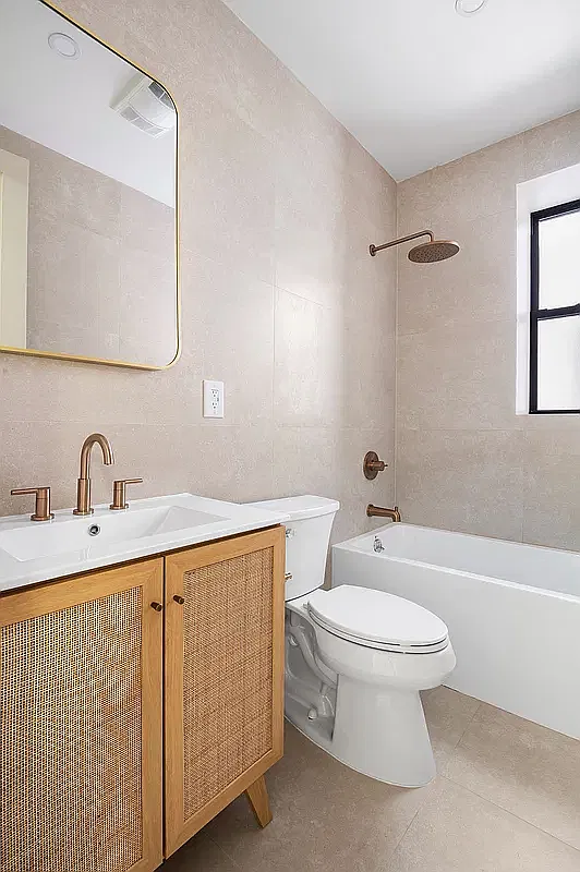 972 Montgomery Street — Photo 4