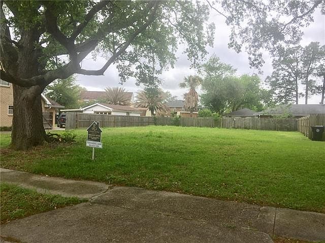 1st image of 8410 Beechwood Ct