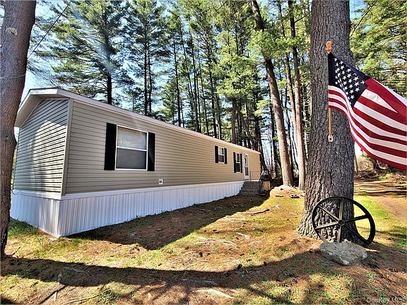 4th image of 25 George Segar Road