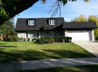 7111 Terrace Dr, Downers Grove, IL 60516