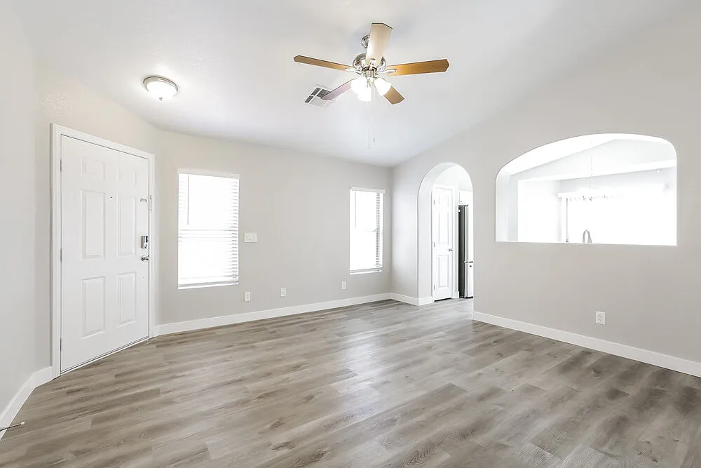 4 bed, 2.0 bath, 1442 sqft, $2,200 — Photo 3