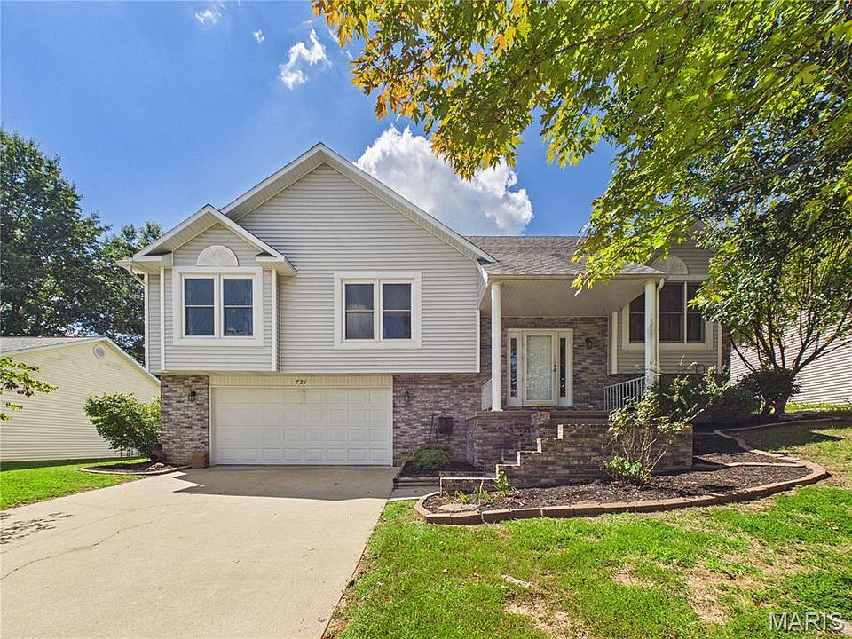 1st image of 721 Wedge Ln