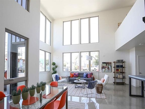 4th image of 401 Derby Ave #103