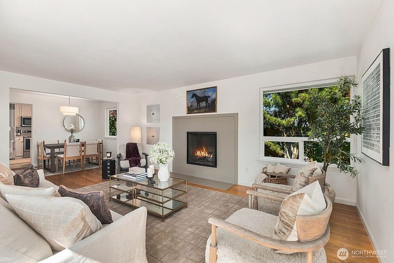 5th image of 10515 12th Avenue NW