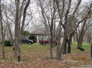 286 Shannon Ridge Dr, Floresville, TX 78114
