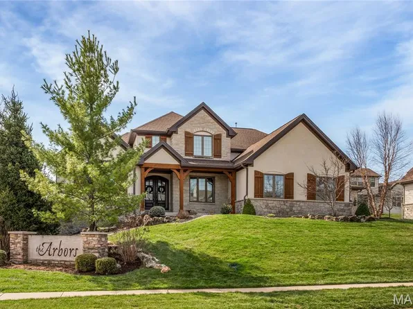 12854 Goodson Rd, Saint Louis, MO 63131