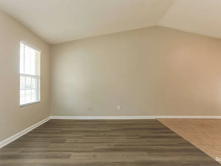 4981 Galbraith Cir — Photo 7