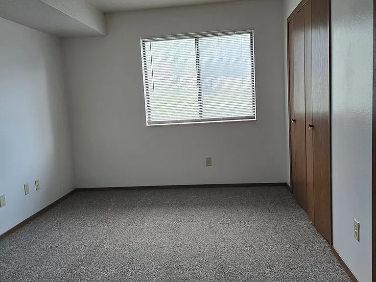 1175 County Road D E — Photo 2