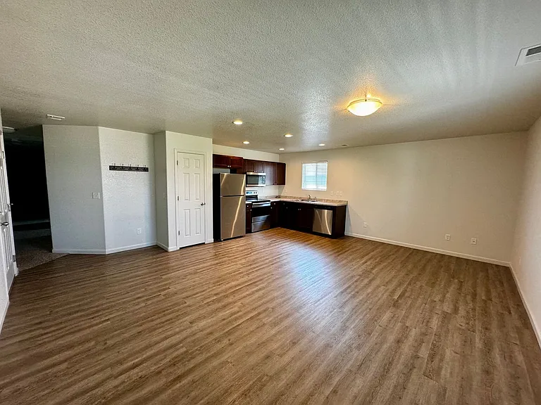 6335 Main St — Photo 7
