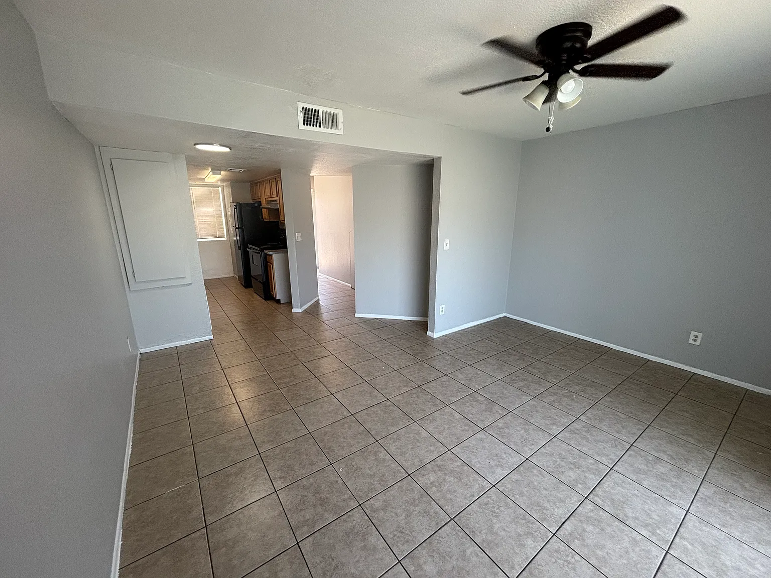 2 bed, 1.5 bath, 900 sqft, $1,395 — Photo 2