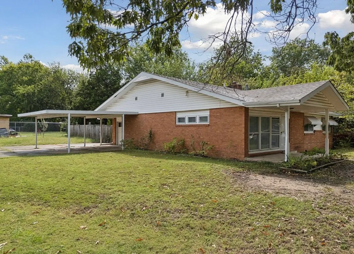 3 bed, 1573 sqft, $1,300 — Photo 1