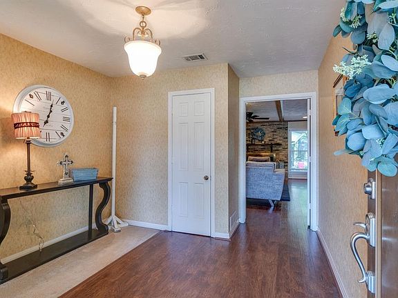 4th image of 1516 Canyon Oaks Dr