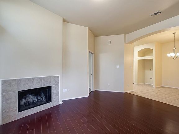 4th image of 1628 Myrtle Dr