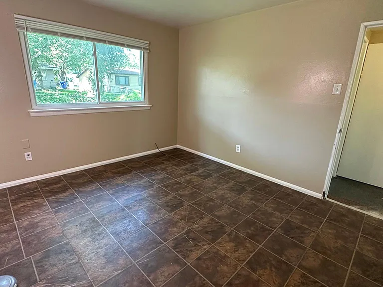 805 Southwell Ln #805 — Photo 15