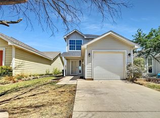 1449 Pine Ln, Fort Worth, TX 76140