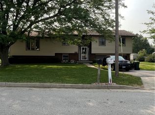 1240 Westside Dr, Mt Zion, IL