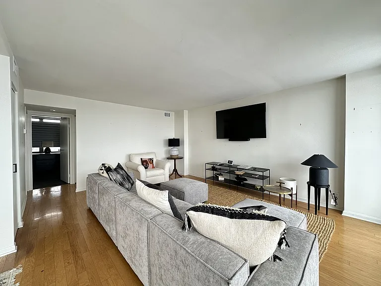 6701 S Crandon Ave #E05P — Photo 10