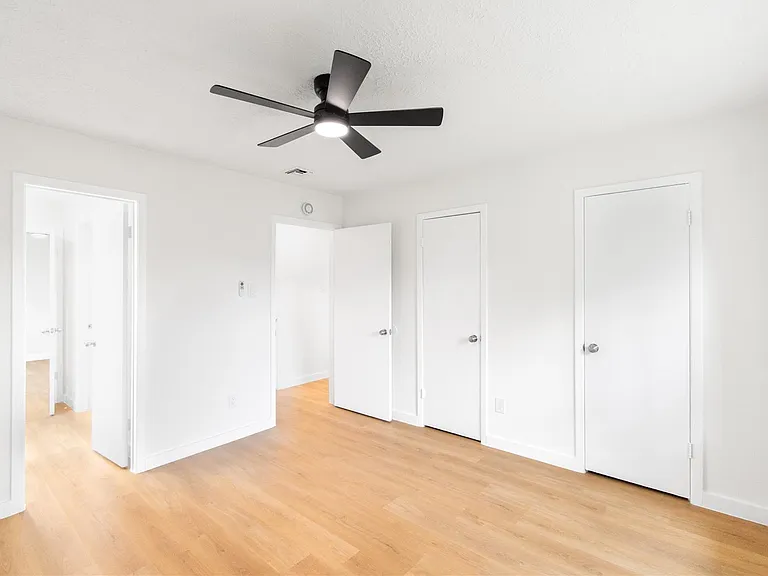 15707 Amapola Dr — Photo 22