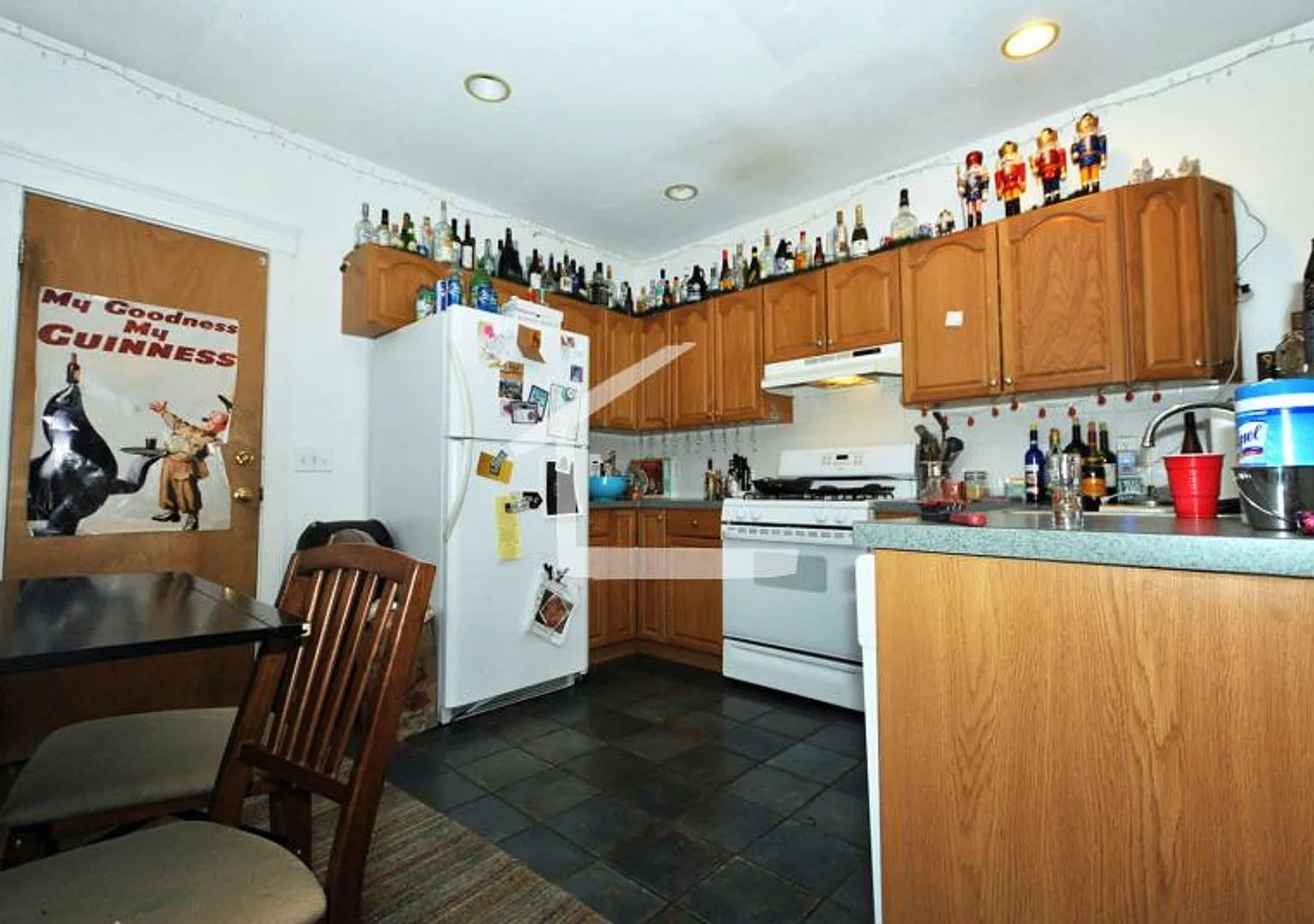 4 bed near green line Allston — Photo 4