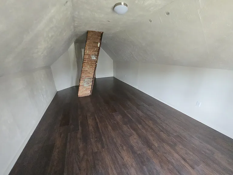 407 N Webster Ave — Photo 11