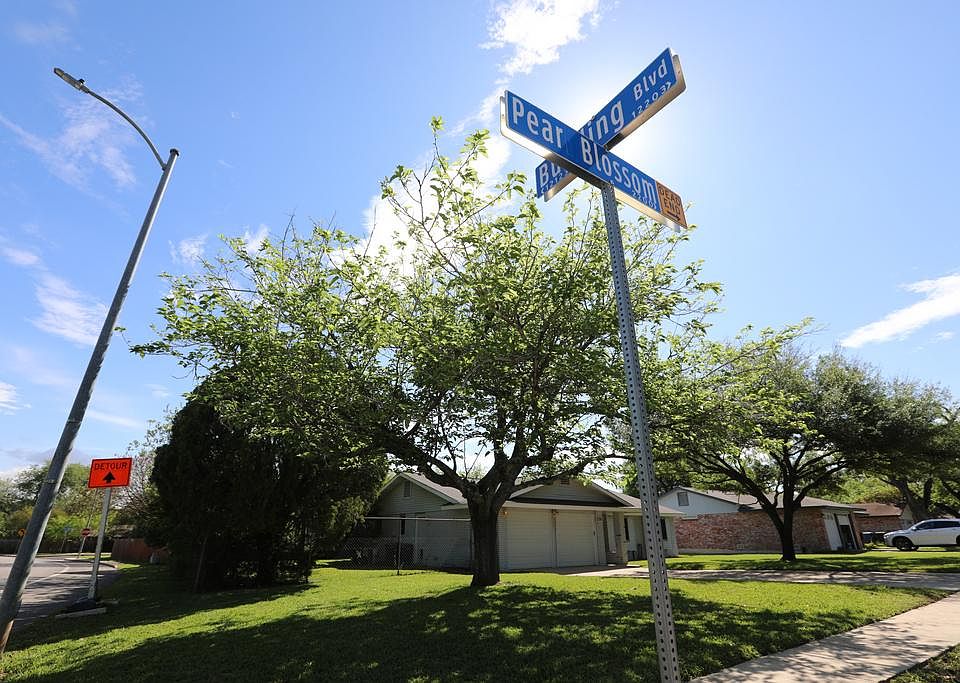 1st image of 2203 Pear Blossom St