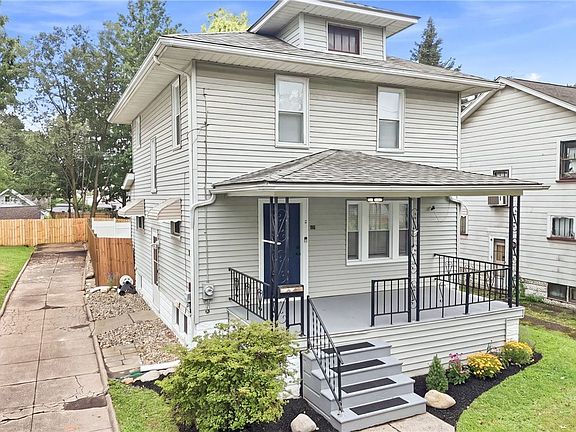 2nd image of 572 E Archwood Ave