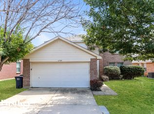 6904 Meadow Way Ln, Fort Worth, TX 76179