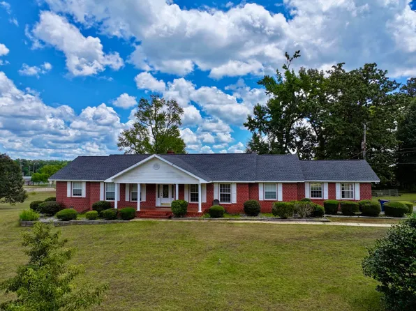 303 N Church St, Grove Hill, AL 36451
