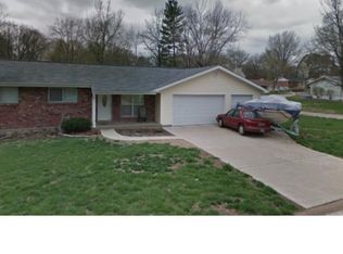 550 Fairwick Dr, Saint Louis, MO 63129